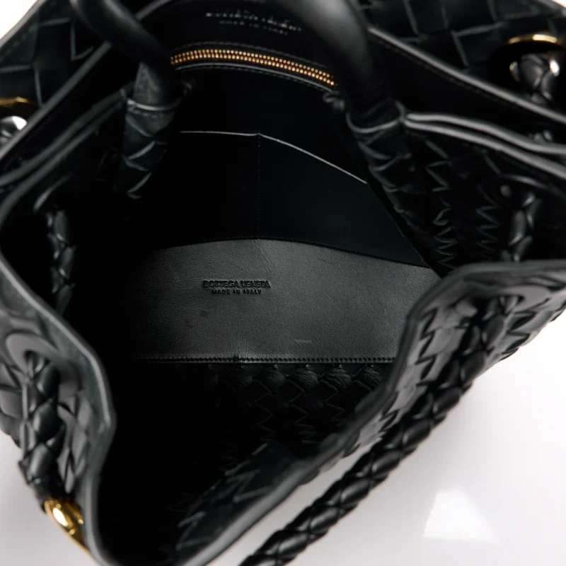 BOTTEGA VENETA MEDIUM INTRECCIATO ANDIAMO SHOULDER BAG BLACK NAPPA LEATHER GOLD HARDWARE - Image 7