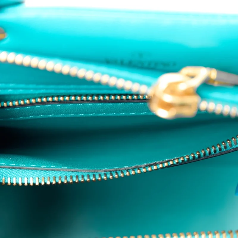 VALENTINO GARAVANI SMALL ONE STUD HANDBAG MARINE GREEN NAPPA LEATHER GOLD HARDWARE - Image 8