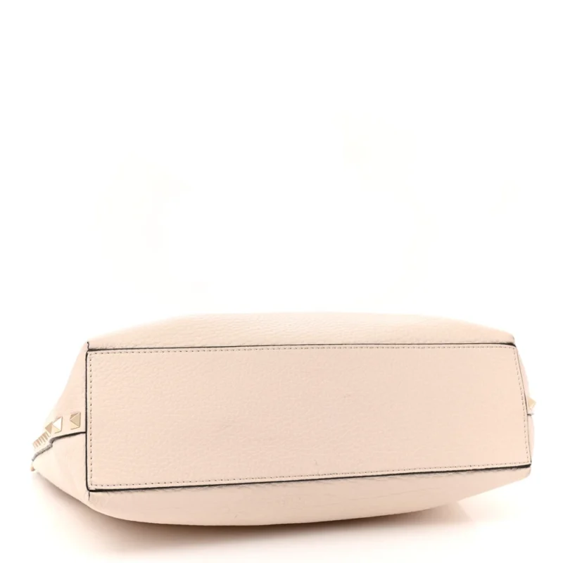 VALENTINO GARAVANI SMALL ROCKSTUD FLIP LOCK TOTE BAG LIGHT IVORY/RUBINO GRAINED CALFSKIN LEATHER GOLD HARDWARE - Image 6