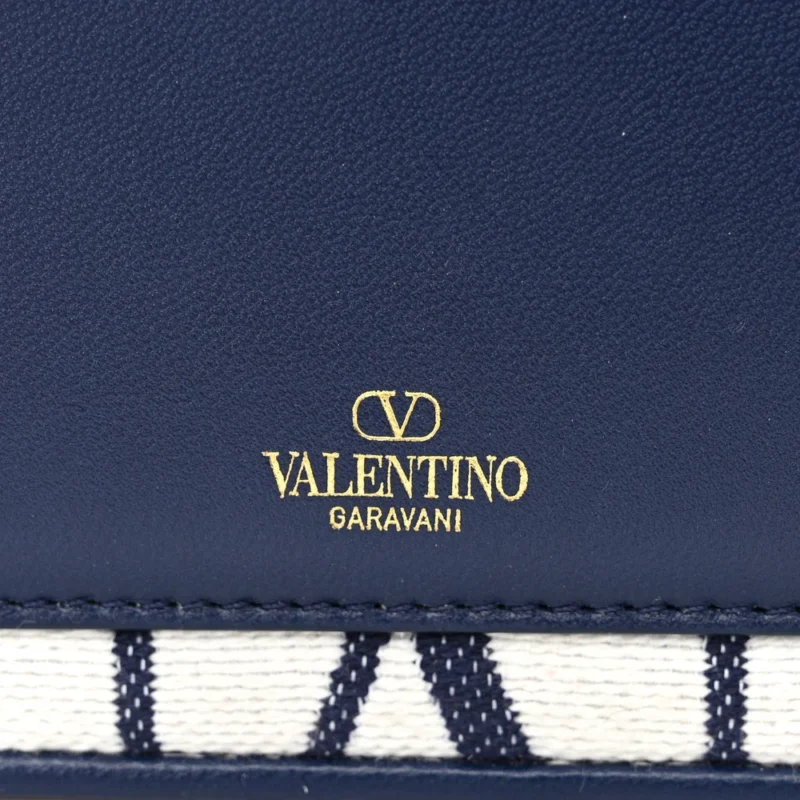 VALENTINO GARAVANI SMALL VLOGO LOC?? SHOULDER BAG WHITE/WORKER TOILE ICONOGRAPHE COTTON SILVER HARDWARE - Image 2