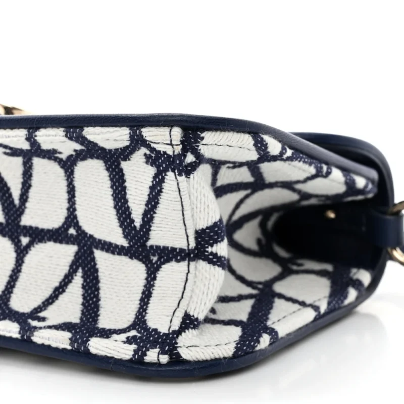 VALENTINO GARAVANI SMALL VLOGO LOC?? SHOULDER BAG WHITE/WORKER TOILE ICONOGRAPHE COTTON SILVER HARDWARE - Image 5