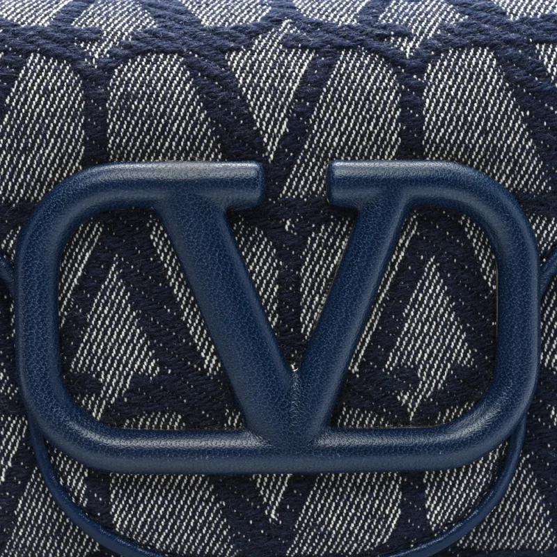 VALENTINO GARAVANI SMALL LOC?? SHOULDER BAG MELANGE DENIM/WORKER TOILE ICONOGRAPHE COTTON VLOGO GOLD HARDWARE - Image 5