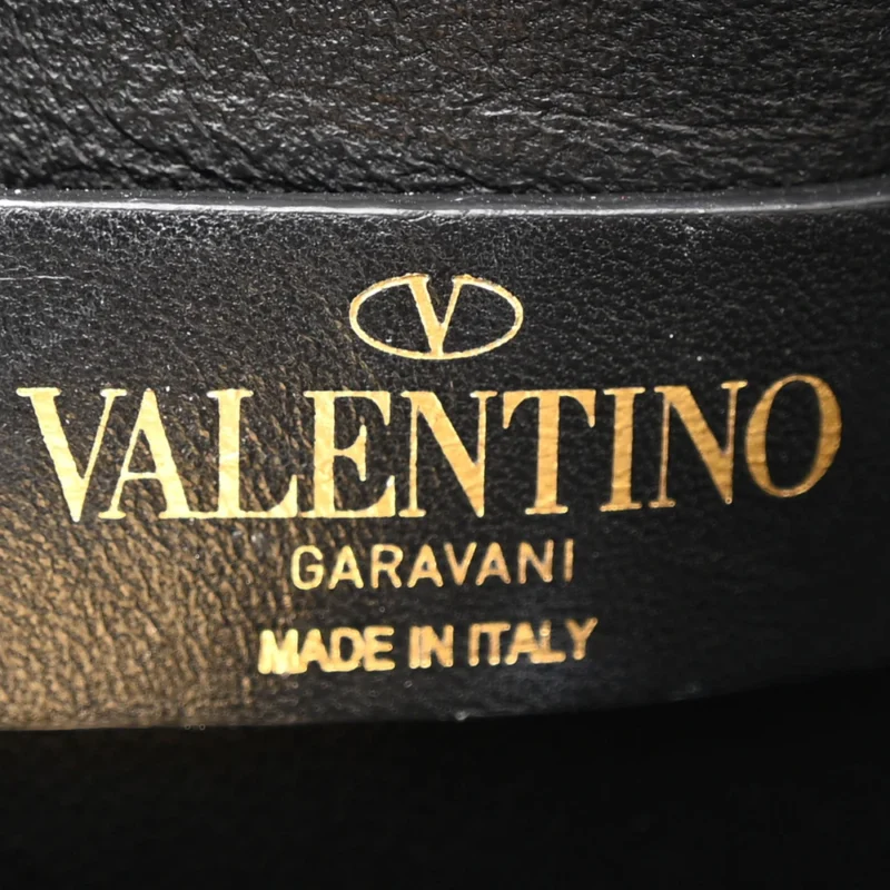VALENTINO GARAVANI SMALL ROMAN STUD THE HANDLE BAG BLACK NAPPA LEATHER GOLD HARDWARE - Image 2