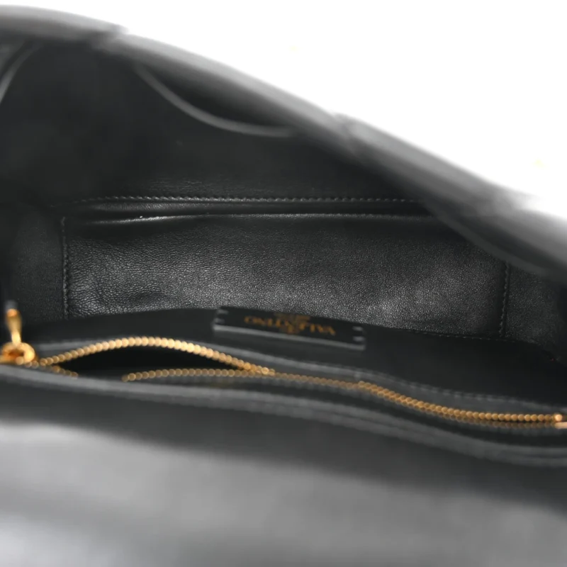 VALENTINO GARAVANI SMALL ROMAN STUD SHOULDER BAG BLACK NAPPA LEATHER BRASS HARDWARE - Image 7