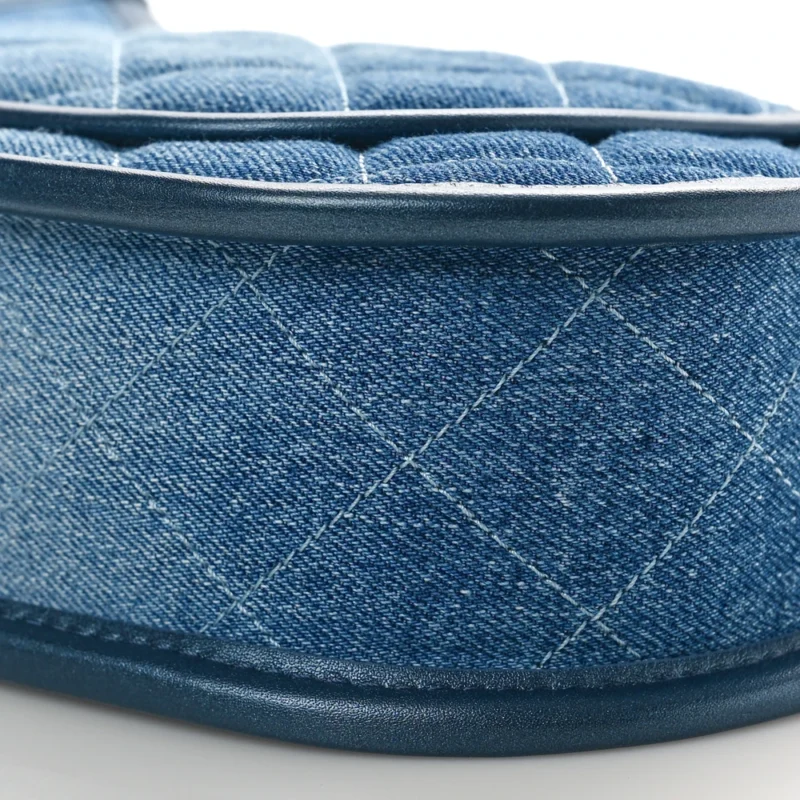 CHANEL HOBO MEDIUM BLUE QUILTED WASHED DENIM AGED GOLD HARDWARE - Image 5