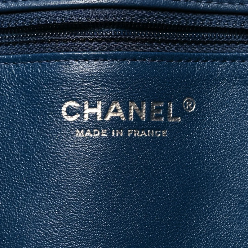 EXPLORE MEDIUM NAVY QUILTED DESIGNER CLUTCH - Image 2
