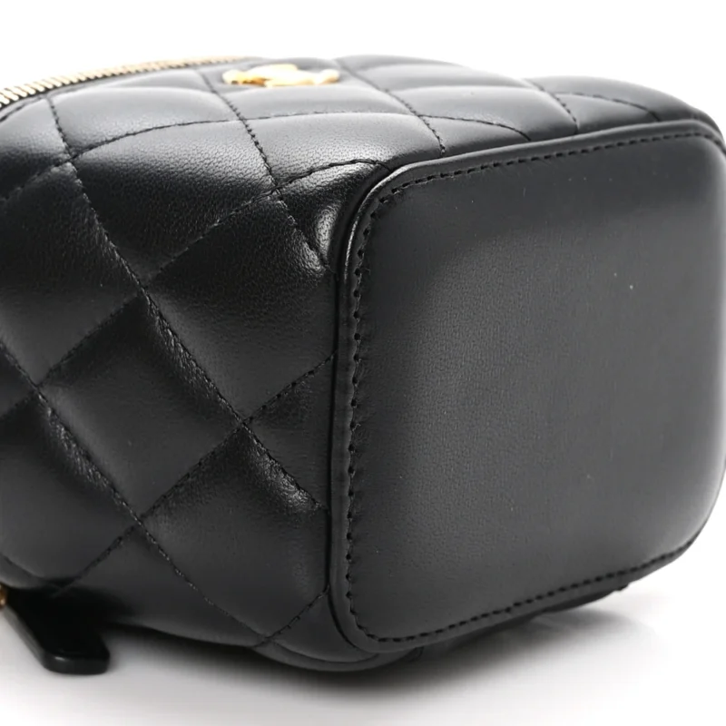 CHANEL PEARL CRUSH VANITY CASE WITH CHAIN MINI BLACK QUILTED LAMBSKIN LEATHER GOLD HARDWARE - Image 4