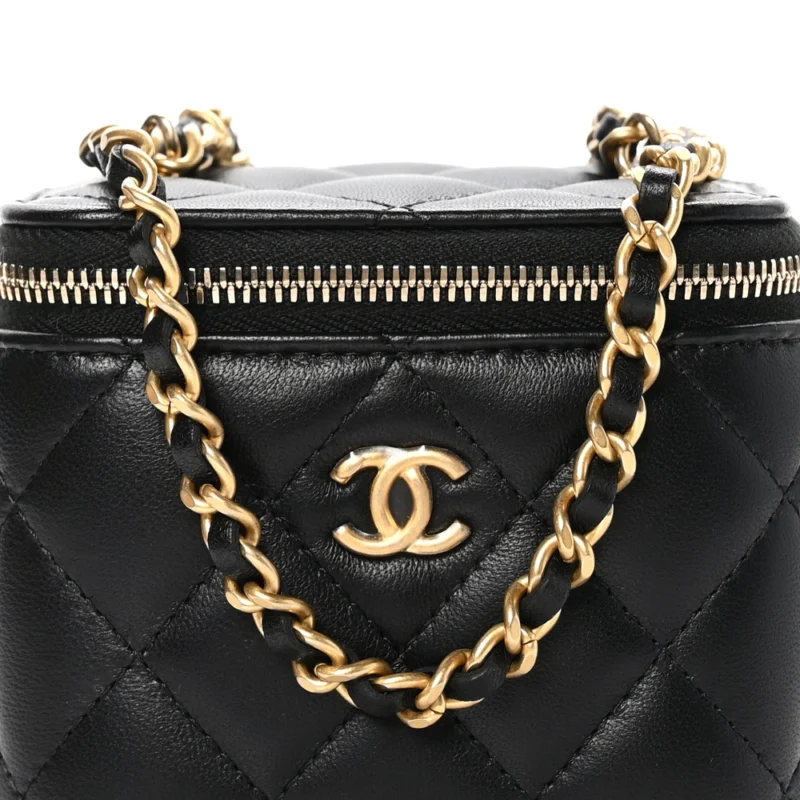 CHANEL PEARL CRUSH VANITY CASE WITH CHAIN MINI BLACK QUILTED LAMBSKIN LEATHER GOLD HARDWARE - Image 9
