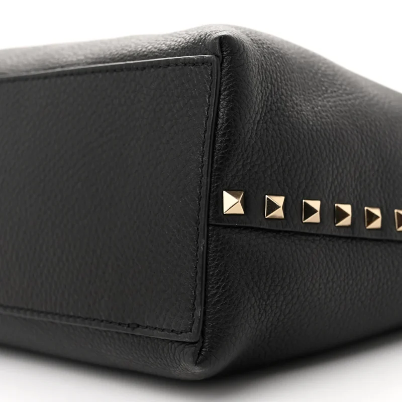 VALENTINO GARAVANI MEDIUM ROCKSTUD TOTE BLACK/ROSE QUARTZ GRAINY CALFSKIN LEATHER GOLD HARDWARE - Image 5