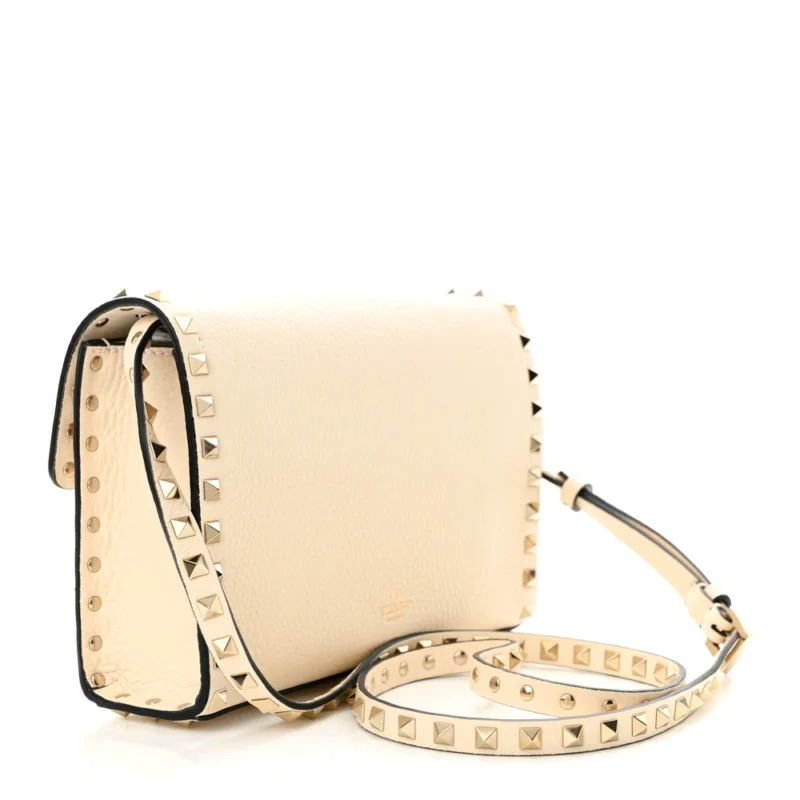 VALENTINO GARAVANI MEDIUM ROCKSTUD FLIP LOCK CROSSBODY BAG LIGHT IVORY PEBBLED CALFSKIN LEATHER GOLD HARDWARE - Image 3