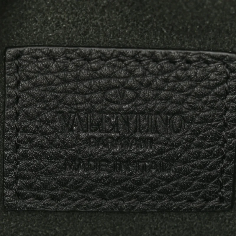 VALENTINO GARAVANI MEDIUM ROCKSTUD ENVELOPE FLAT WRISTLET POUCH BLACK PEBBLED CALFSKIN LEATHER LIGHT GOLD HARDWARE - Image 2