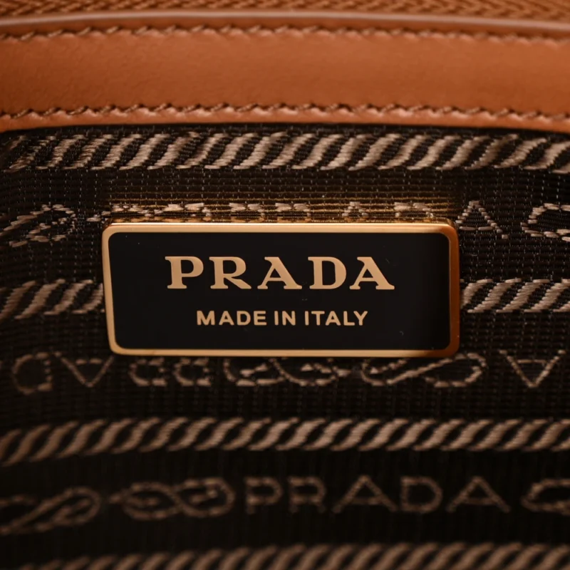 PRADA LARGE TRIANGOLO SYMBOLE EMBROIDERED TOTE TOBACCO/TALCO JACQUARD SAFFIANO LEATHER - Image 2
