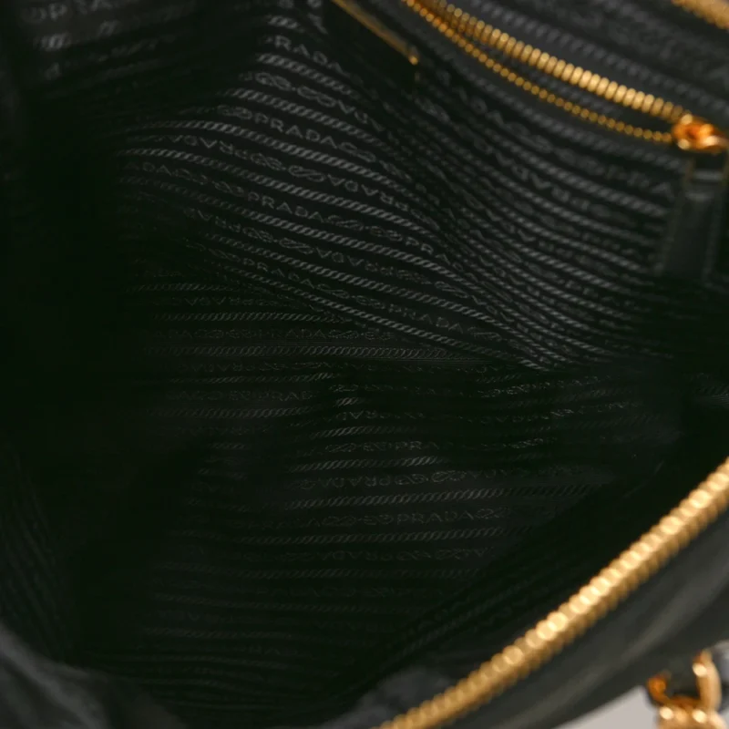 PRADA LARGE IMPUNTU TRIANGLE STITCHED RE-EDITION 1995 CHAINE SHOULDER BAG BLACK RE-NYLON & SAFFIANO LEATHER - Image 7