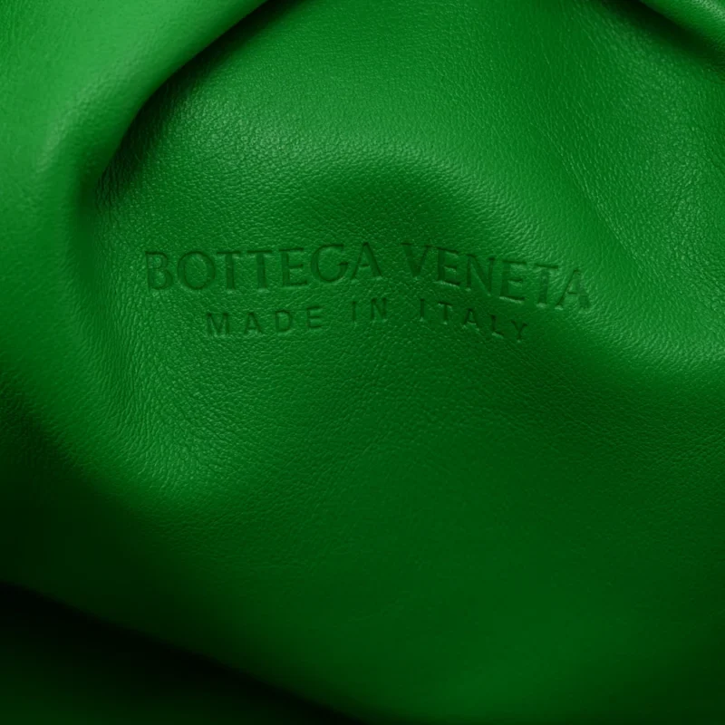 BOTTEGA VENETA OVERSIZED THE POUCH CLUTCH PARAKEET SMOOTH BUTTER CALF LEATHER - Image 2