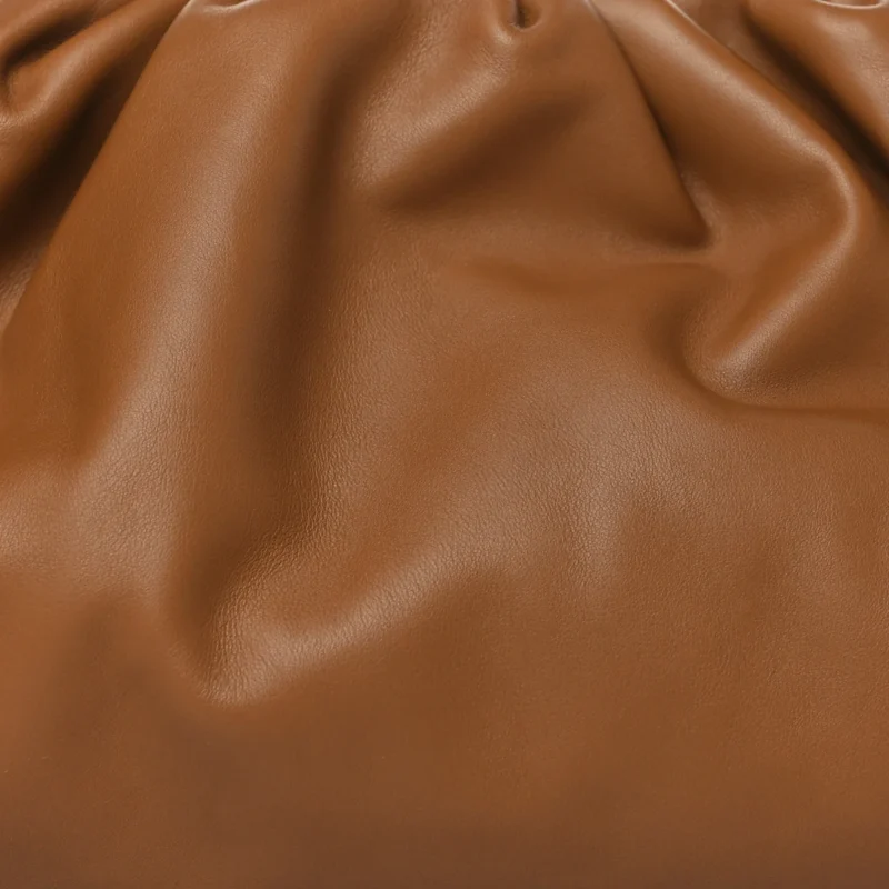 BOTTEGA VENETA OVERSIZED THE POUCH CLUTCH CAMMELLO SMOOTH BUTTER CALF LEATHER - Image 8
