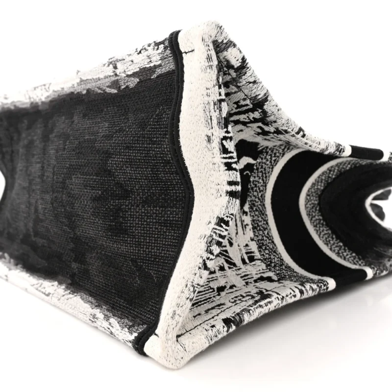 DIOR MEDIUM NEW YORK BOOK TOTE BLACK/WHITE EMBROIDERED CANVAS - Image 5