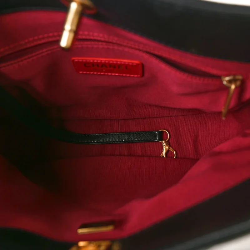 CHANEL TWIST YOUR BUTTONS HOBO MEDIUM BLACK QUILTED CAVIAR LEATHER AGED GOLD HARDWARE - Image 7