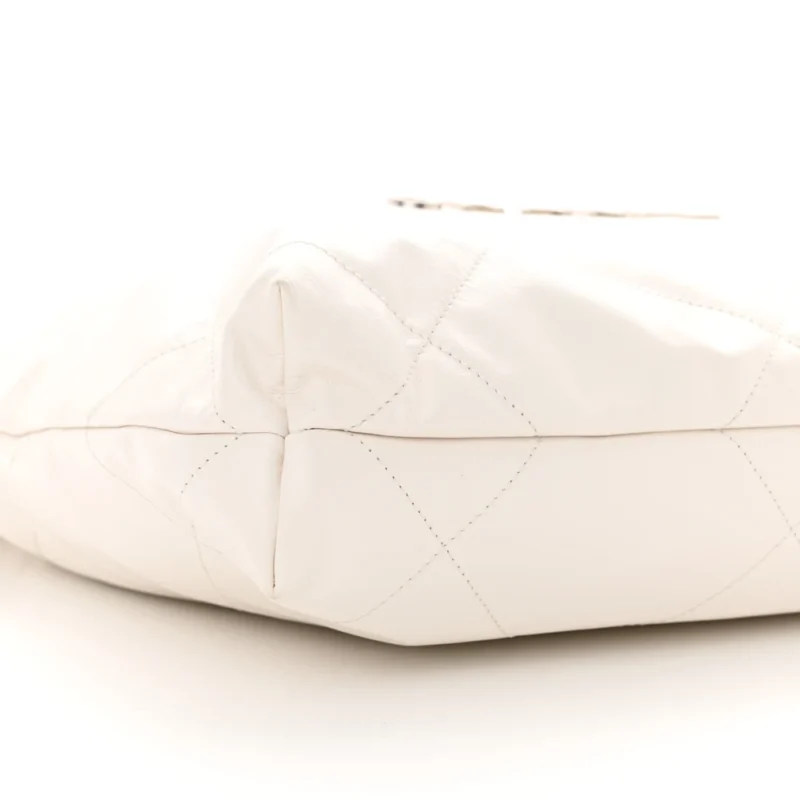 GRADE CHANEL 22 SMALL WHITE QUILTED HANDBAG - Image 4