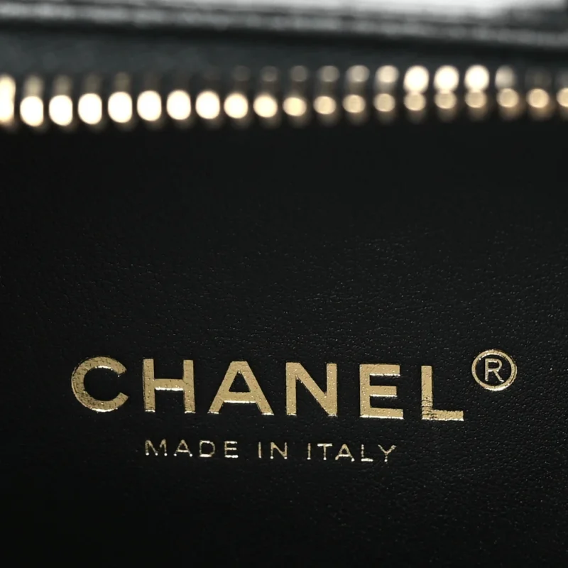 CHANEL CC FILIGREE VANITY CASE SMALL BLACK QUILTED GOATSKIN LEATHER GOLD HARDWARE - Image 2