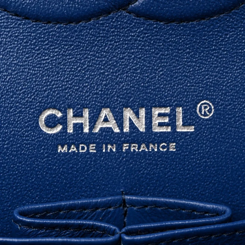 GRADE DESIGNER HANDBAGS | BLUE QUILTED CHANEL FLAP - Image 2
