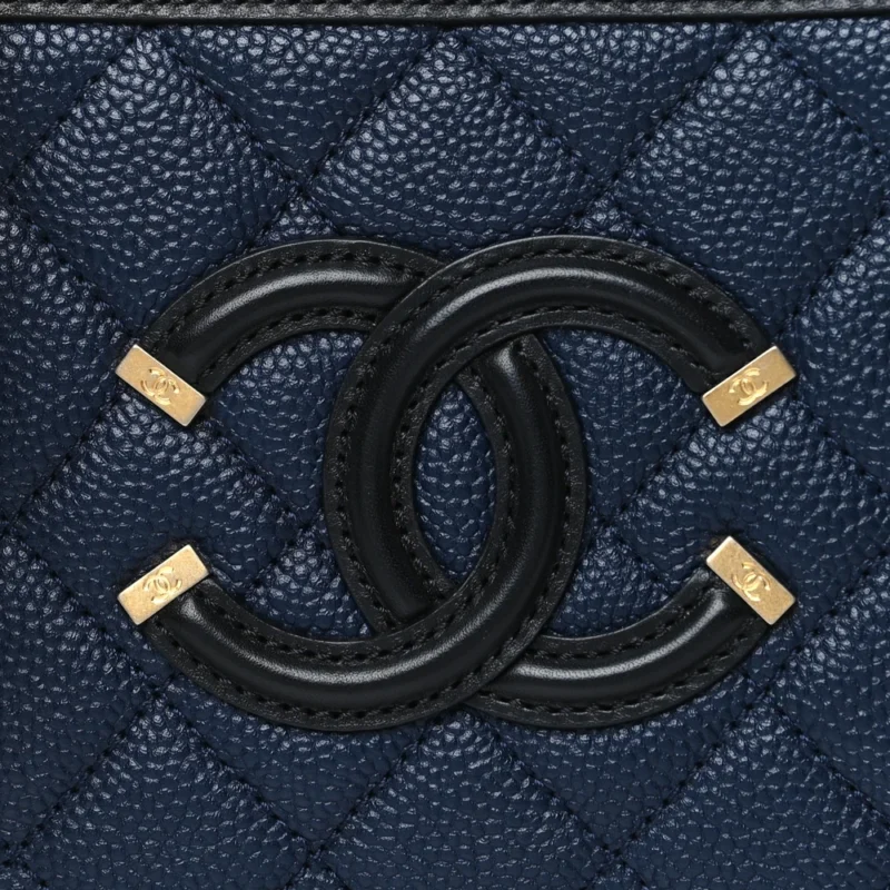 CHANEL CC FILIGREE VANITY CASE SMALL NAVY/BLACK QUILTED CAVIAR LEATHER GOLD HARDWARE - Image 8