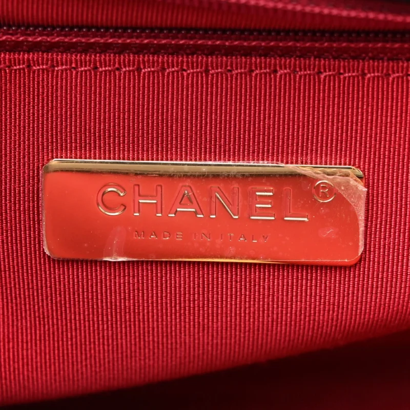 GRADE CHANEL 19 FLAP HANDBAG | PREMIUM QUALITY - Image 2