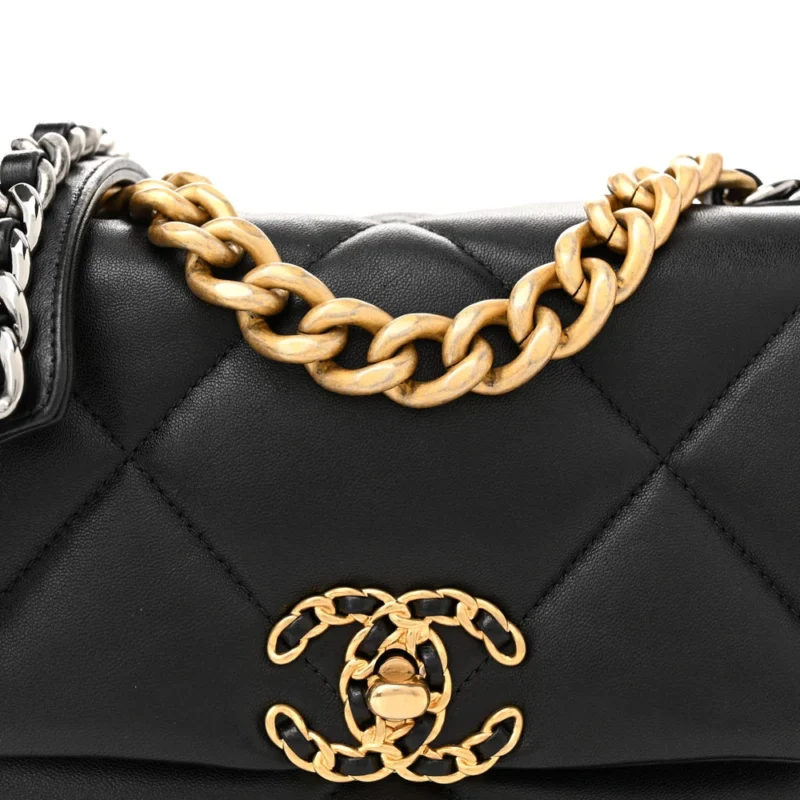 GRADE CHANEL 19 FLAP HANDBAG | PREMIUM QUALITY - Image 8