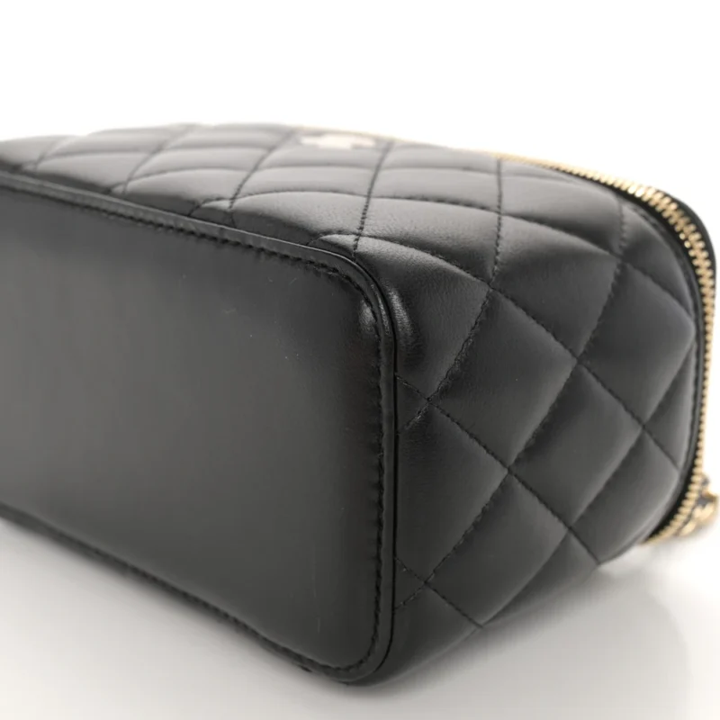 CHANEL VANITY CASE WITH CHAIN SMALL BLACK QUILTED LAMBSKIN LEATHER LIGHT GOLD HARDWARE - Image 4