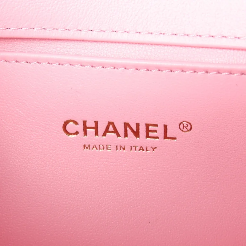 CHANEL BOY FLAP MEDIUM LIGHT PINK QUILTED CALFSKIN LEATHER AGED GOLD HARDWARE - Image 2