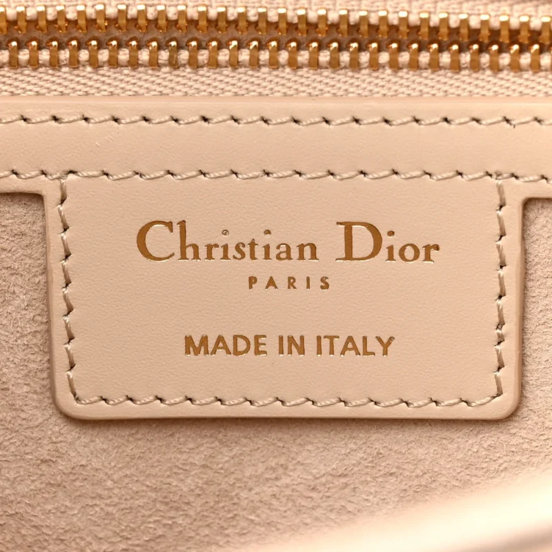 DIOR MEDIUM CD SIGNATURE FLAP CROSSBODY CARAMEL BEIGE CALFSKIN LEATHER GOLD HARDWARE - Image 2