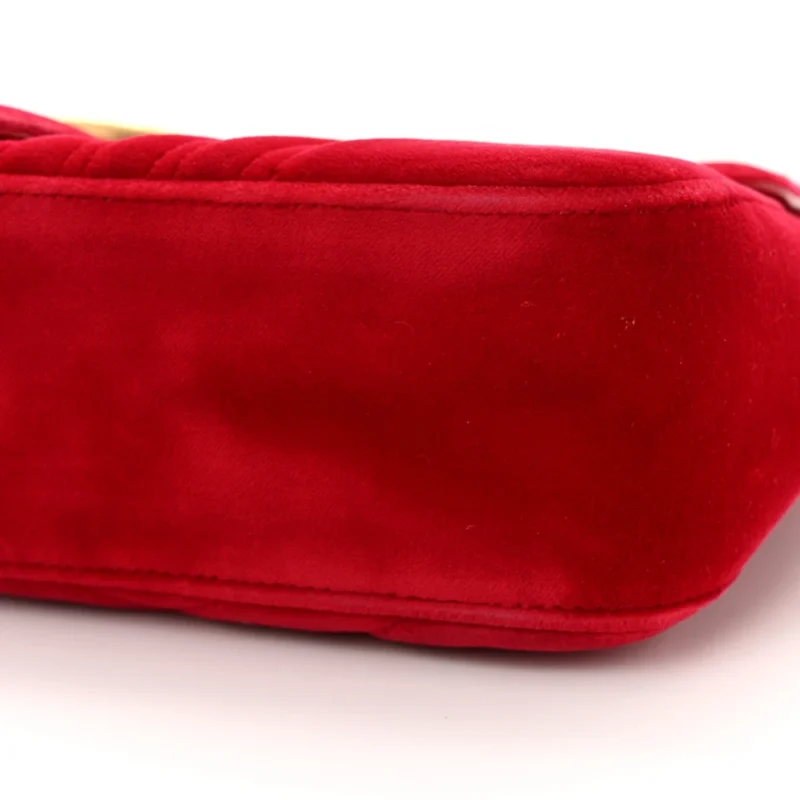 GUCCI MEDIUM GG MARMONT SHOULDER BAG HIBISCUS RED VELVET MATELASS?? LEATHER AGED GOLD HARDWARE - Image 5