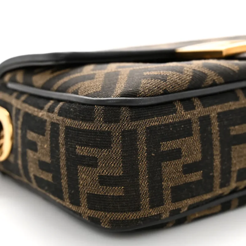 FENDI FF 1974 MIDI CHAIN BAGUETTE TOBACCO/MORO JACQUARD FABRIC AGED GOLD HARDWARE - Image 4