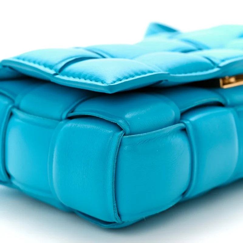 BOTTEGA VENETA SMALL MAXI INTRECCIO PADDED CASSETTE CROSSBODY BAG POOL NAPPA LEATHER BRASS HARDWARE - Image 4