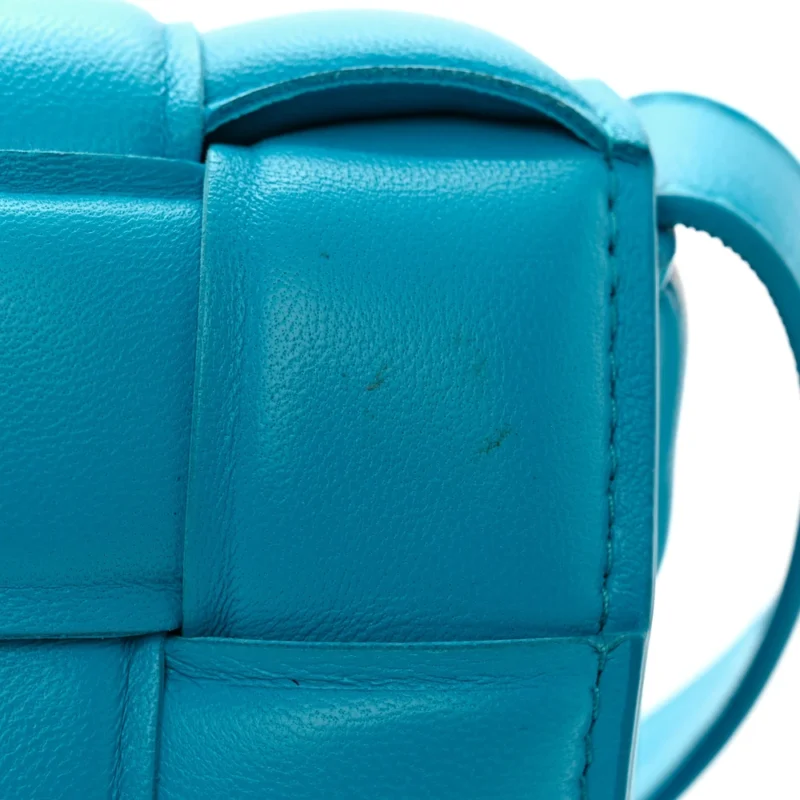 BOTTEGA VENETA SMALL MAXI INTRECCIO PADDED CASSETTE CROSSBODY BAG POOL NAPPA LEATHER BRASS HARDWARE - Image 9