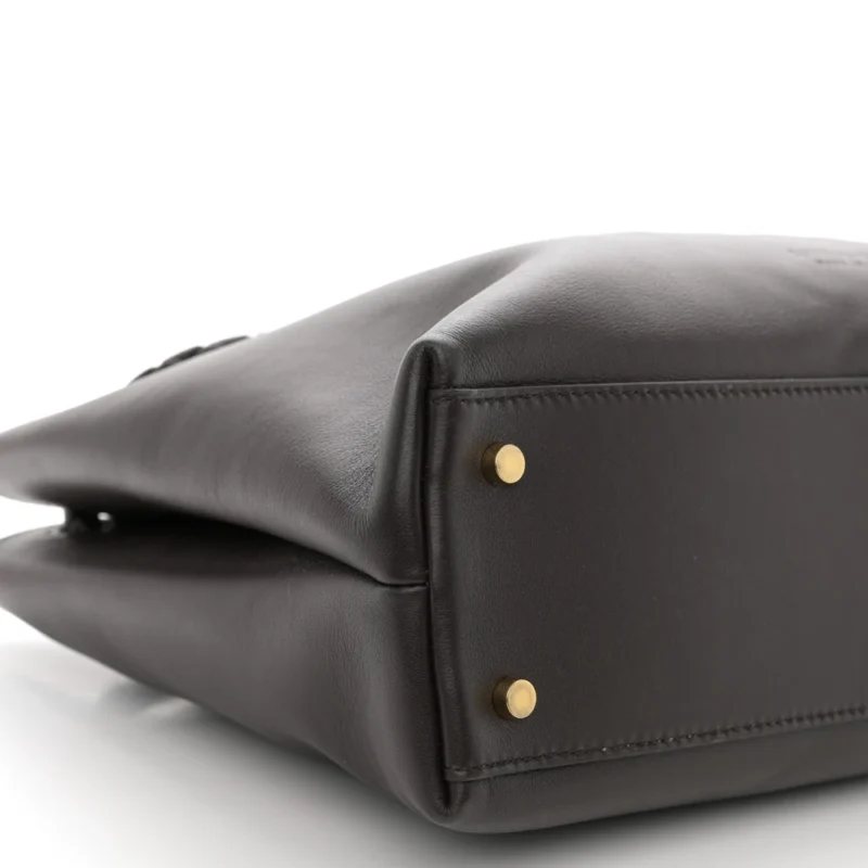 BOTTEGA VENETA MEDIUM ANDIAMO SHOULDER BAG FONDANT SILKY CALFSKIN LEATHER GOLD HARDWARE - Image 4