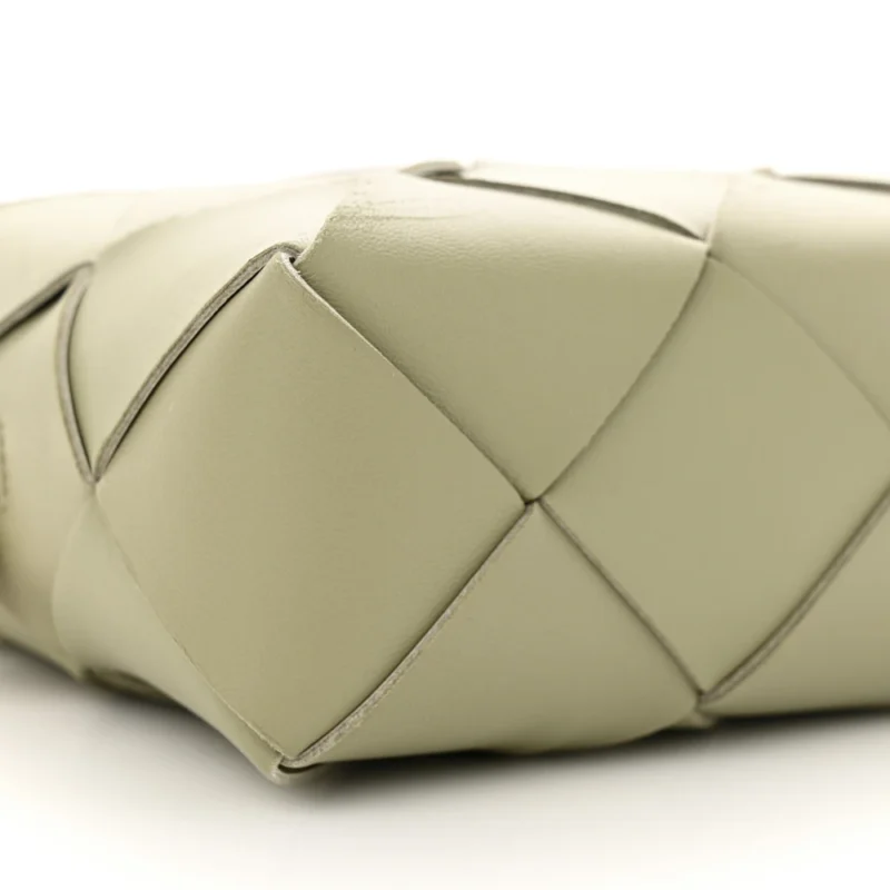 BOTTEGA VENETA MAXI INTRECCIO SMALL CASSETTE CAMERA BAG TRAVERTINE LAMBSKIN LEATHER - Image 4