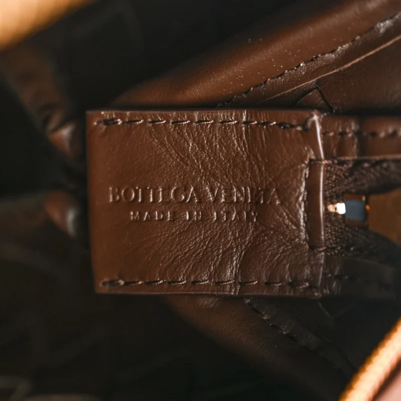 BOTTEGA VENETA SMALL INTRECCIATO LOOP CAMERA BAG FONDANT NAPPA LEATHER - Image 2