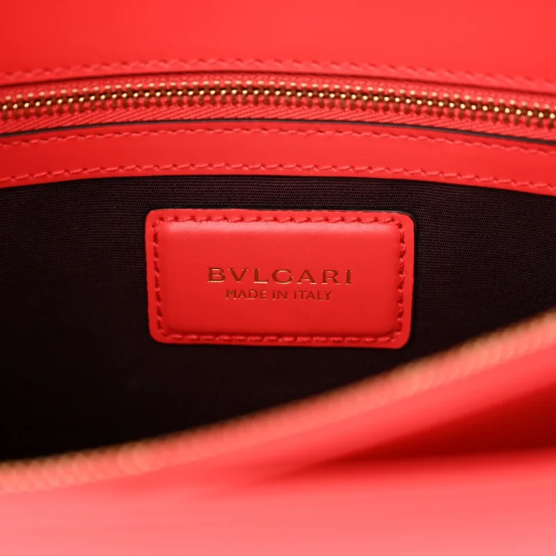 BVLGARI MEDIUM SERPENTI FOREVER SHOULDER BAG RED CALFSKIN LEATHER GOLD HARDWARE - Image 2