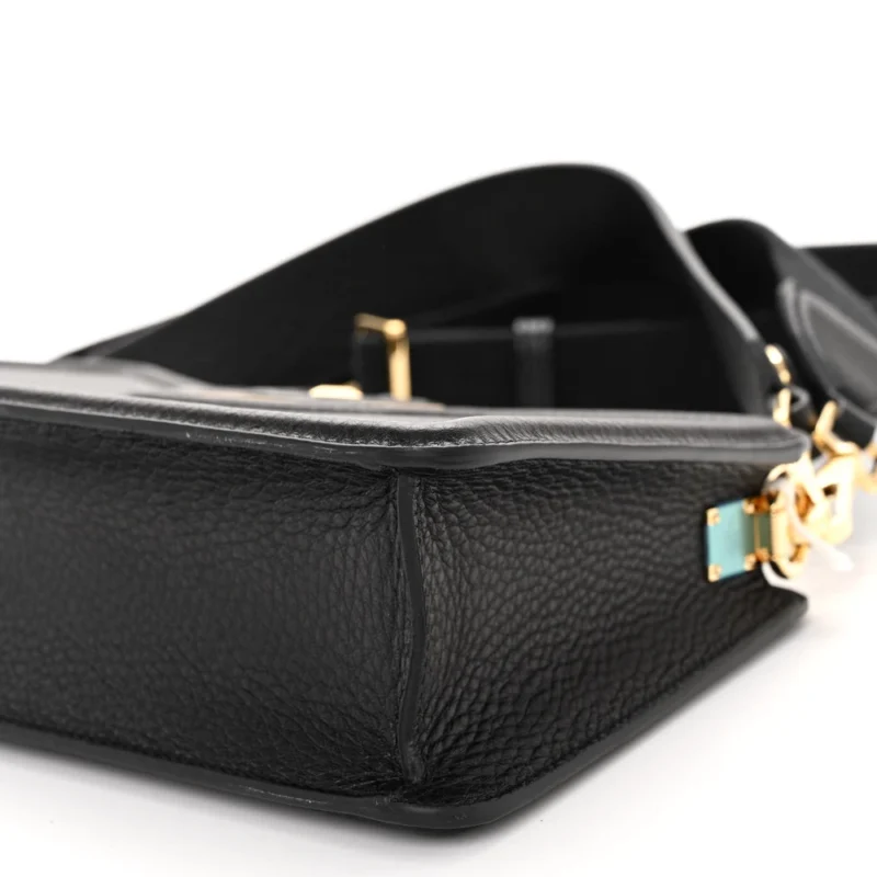 VALENTINO GARAVANI MEDIUM VLOGO SIGNATURE SHOULDER BAG BLACK GRAINY CALFSKIN LEATHER GOLD HARDWARE - Image 5