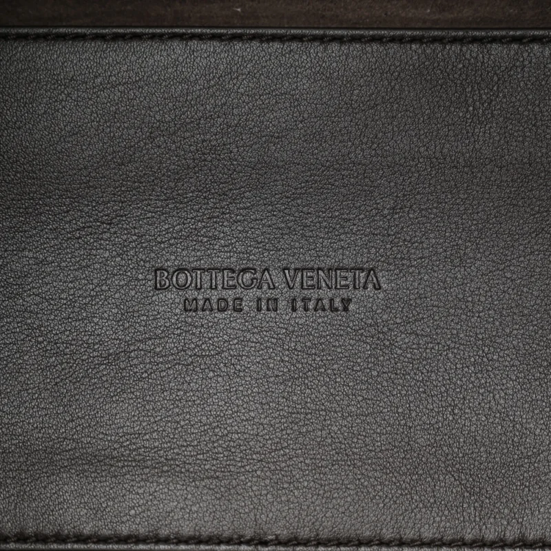 BOTTEGA VENETA MEDIUM ANDIAMO SHOULDER BAG FONDANT SILKY CALFSKIN LEATHER GOLD HARDWARE - Image 2