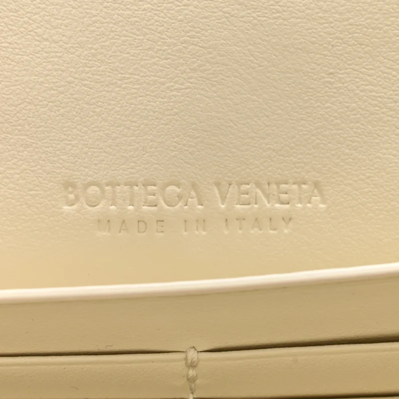 BOTTEGA VENETA MEDIUM INTRECCIATO LONG ANDIAMO TOP HANDLE SEA SALT NAPPA LEATHER GOLD HARDWARE - Image 2