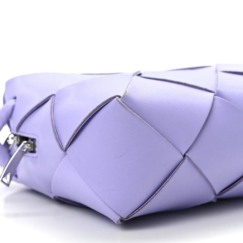 BOTTEGA VENETA BUBBLE WRAP MINI POUCH METALLIC GOLD FABRIC - Image 4