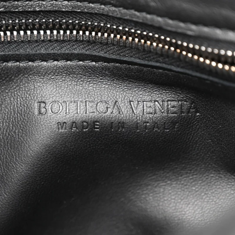 BOTTEGA VENETA MAXI INTRECCIATO CASSETTE CROSSBODY BAG BLACK LAMBSKIN LEATHER - Image 2