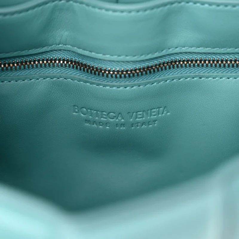 BOTTEGA VENETA MAXI INTRECCIATO PADDED CASSETTE CROSSBODY BAG BLUE NAPPA LEATHER SILVER HARDWARE - Image 2