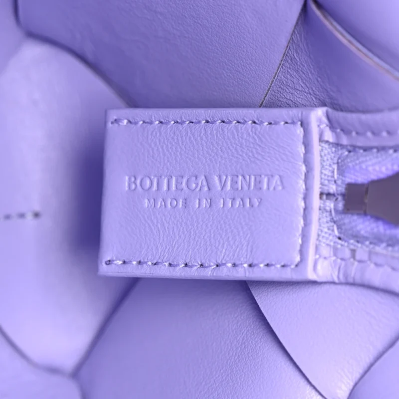 BOTTEGA VENETA MAXI INTRECCIATO SMALL CASSETTE CAMERA BAG WISTERIA LAMBSKIN LEATHER - Image 2