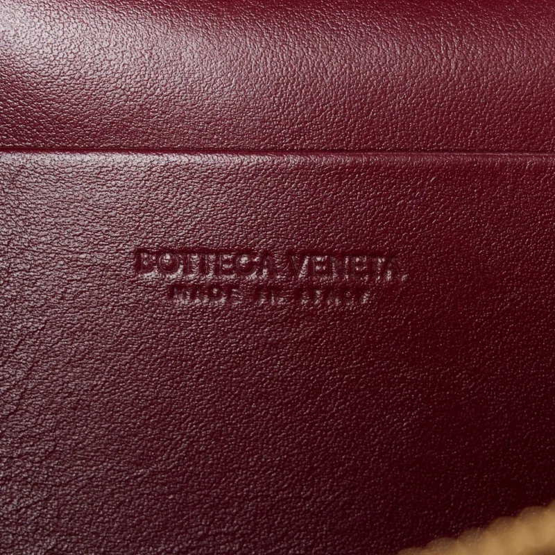 BOTTEGA VENETA INTRECCIATO BANG BANG VANITY CASE CHERRY NAPPA LEATHER GOLD HARDWARE - Image 2