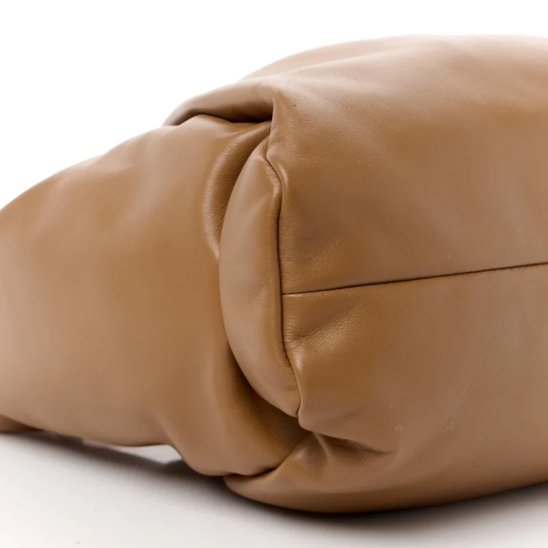 BOTTEGA VENETA SMALL THE SHOULDER POUCH CAMMELLO SMOOTH BUTTER CALF LEATHER - Image 4