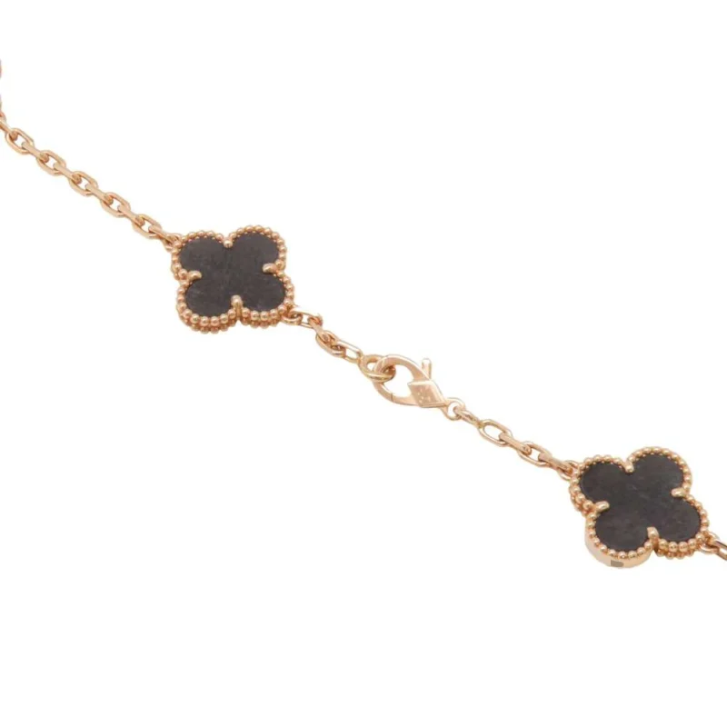 VAN CLEEF & ARPELS VINTAGE ALHAMBRA NECKLACE 20 MOTIFS 2023 HOLIDAY COLLECTION - Image 5
