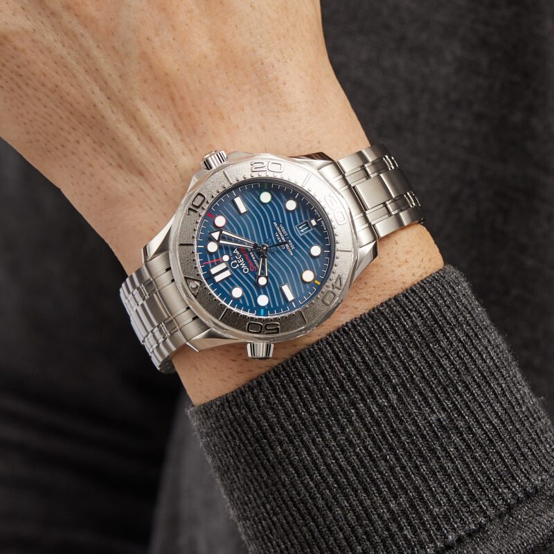 OMEGA SEAMASTER DBLQUOTE.BEIJING 2022 DBLQUOTE. DIVER 300M CO AXIAL MASTER CHRONOMETER 42MM MENS WATCH O52230422003001 - Image 3