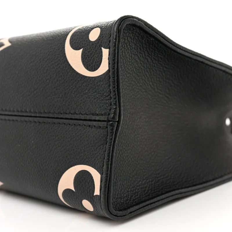 LOUIS VUITTON ONTHEGO PM BLACK/BEIGE GIANT MONOGRAM EMPREINTE LEATHER - Image 5